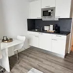 Modern Living In Stil & Naehe Zur Altstadt Dusseldorf